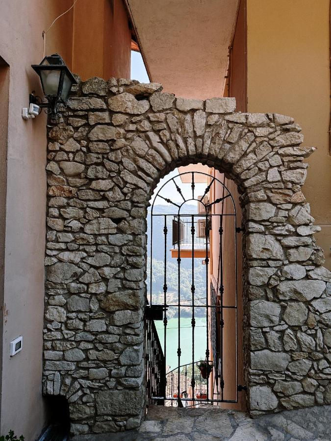 Lago Del Turano - La Taverna Con Cucina Open Space E Free Wi-Fi Ascrea Exterior photo